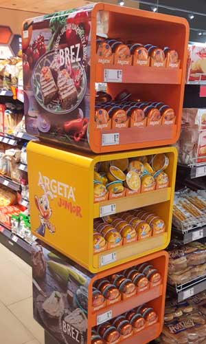 Lesena stojala s tiskom